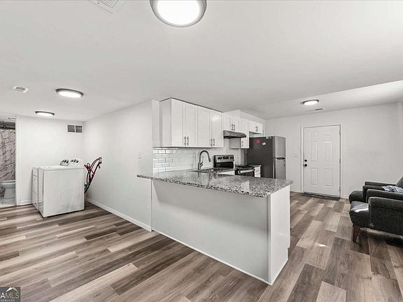 5th image of 3145 Flat Shoals Rd