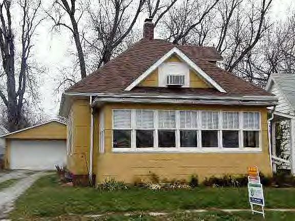 Home for Sale in Taylorville, IL $44,877