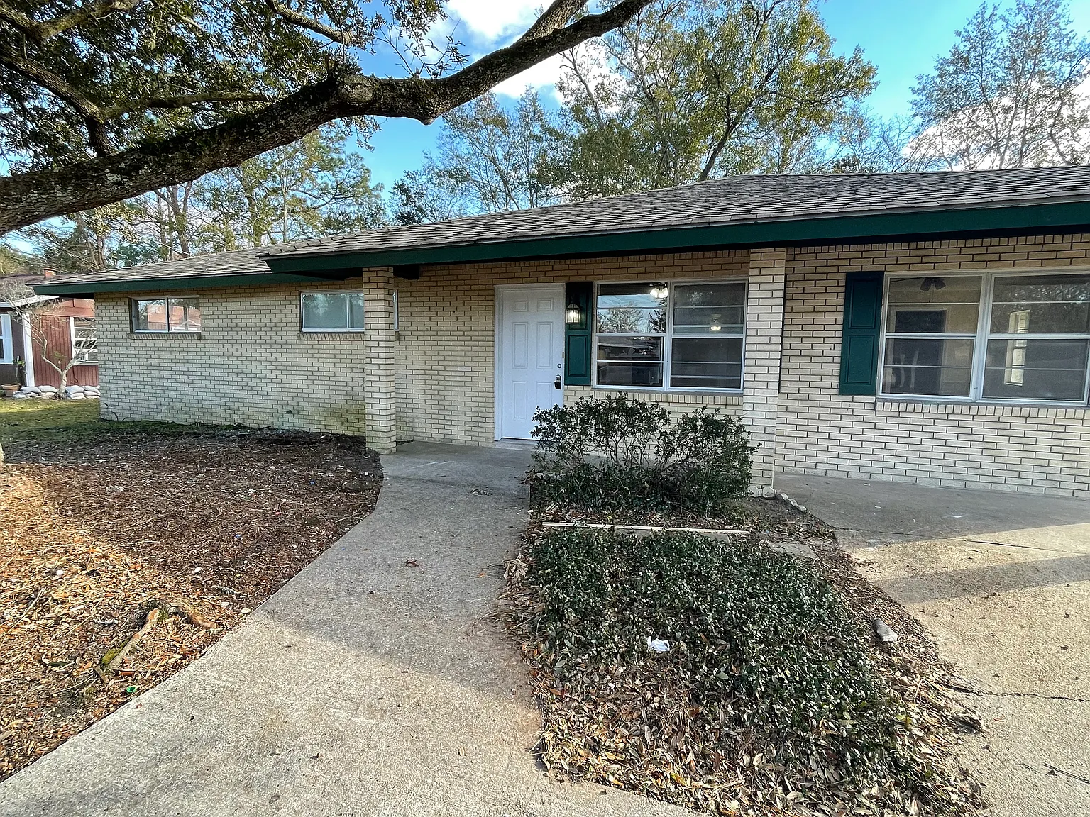 4 bed, 2.5 bath, 1808 sqft, $2,250 — Photo 2