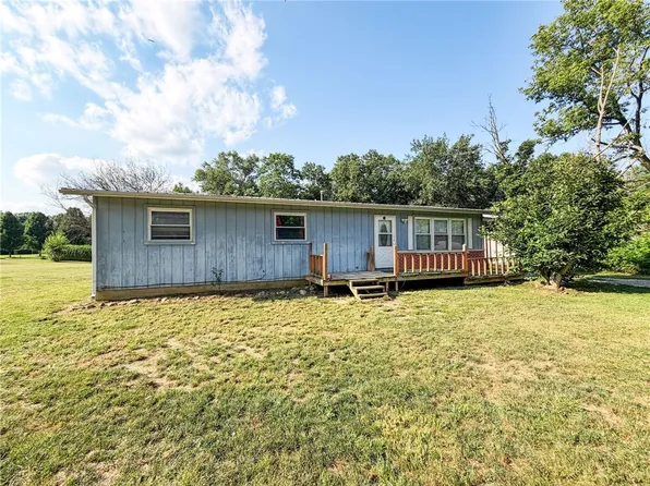 16669 Donna Dr, Paris, IL 61944