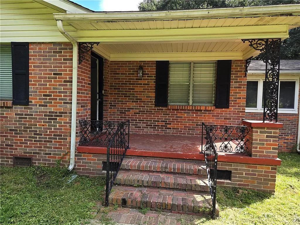 3 bed, 1.5 bath, 1787 sqft, $1,600 — Photo 1