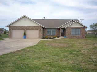 813 E Fremont Rd, Lebanon, MO 65536