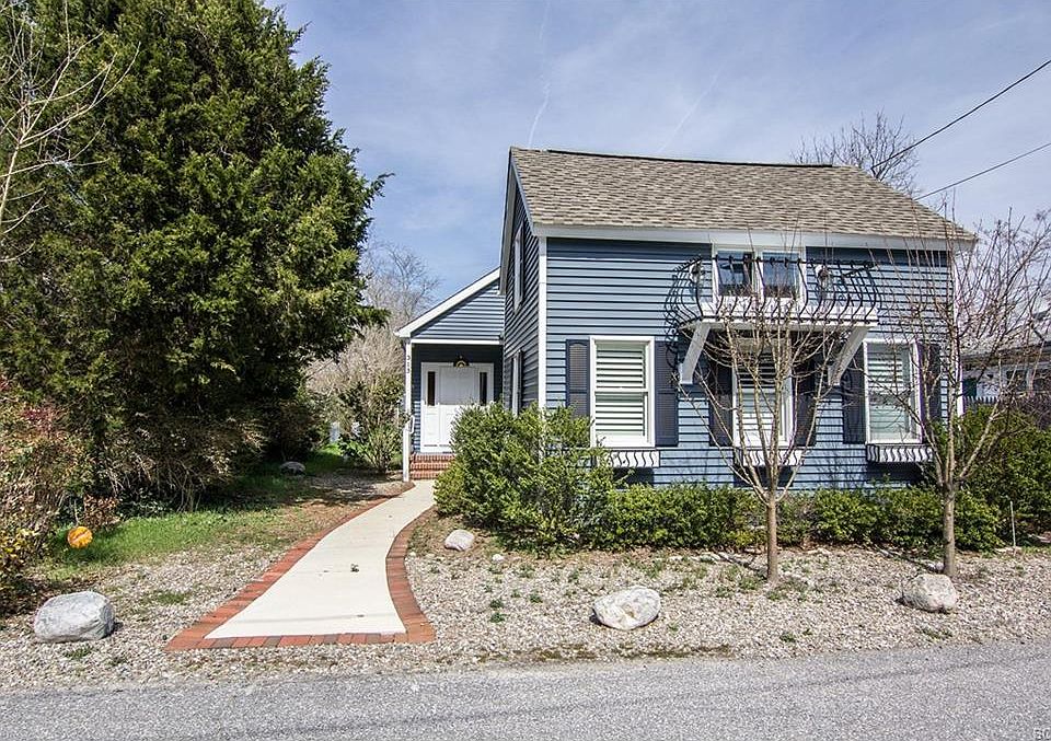 1st image of 313 Coulter St