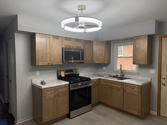 5th image of 3534 Normandy Ave