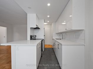 3 Swift Dr #208, Toronto, ON M4A 2A3