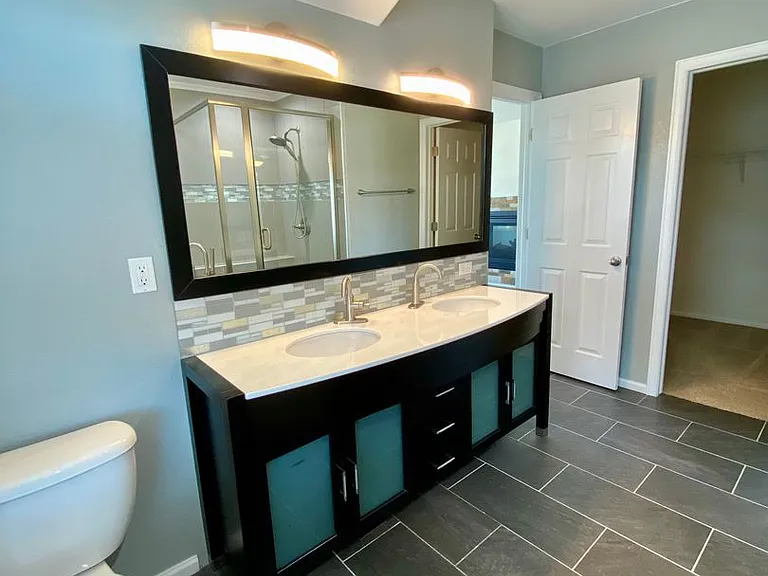 7605 Dobbs Dr — Photo 22