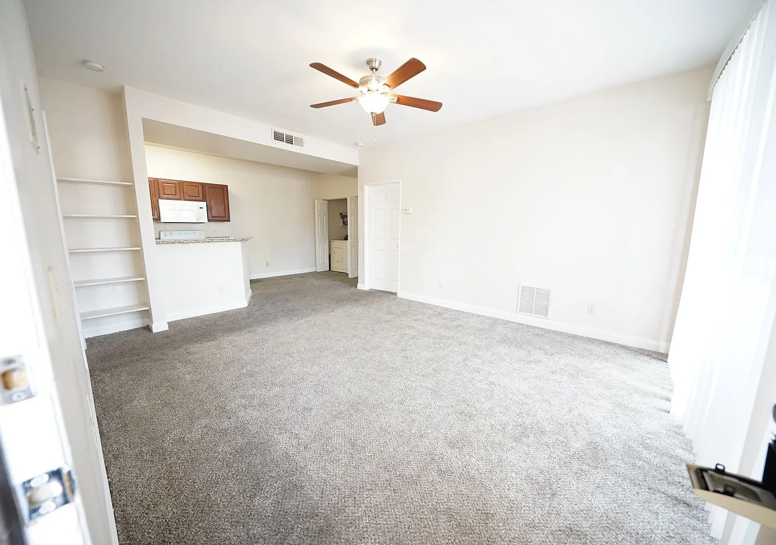 Showings Available NOW — Photo 4