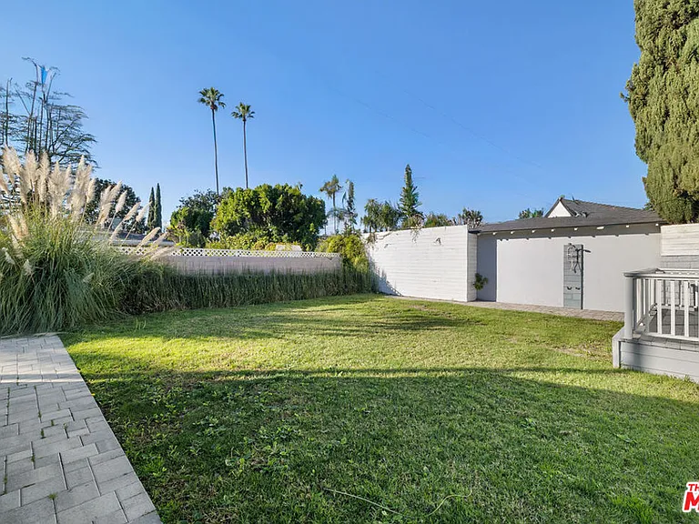 5439 Carpenter Ave — Photo 29