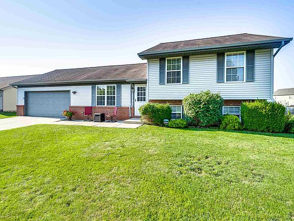 3rd image of 113 Harter Dr E