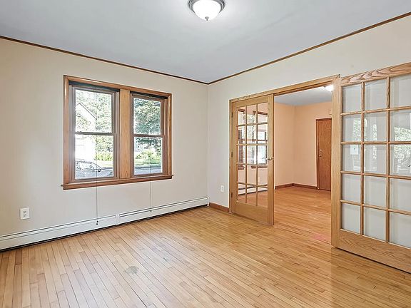 5th image of 2527 29th Ave S #1