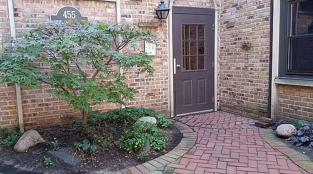1st image of 455 W Grant Pl APT 4