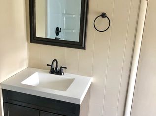 300 Bradley Ave, Delavan, WI 53115