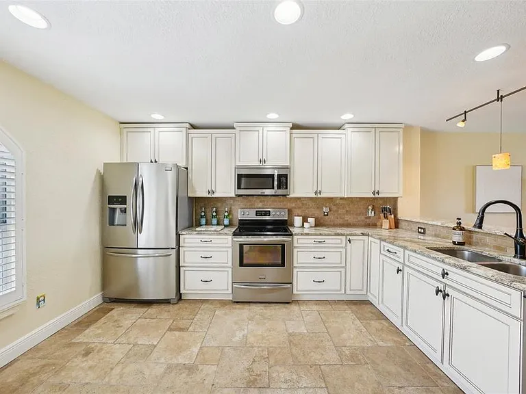 637 Pinellas Bayway S #105 — Photo 16