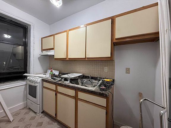 4th image of 41-01 43rd St #1W