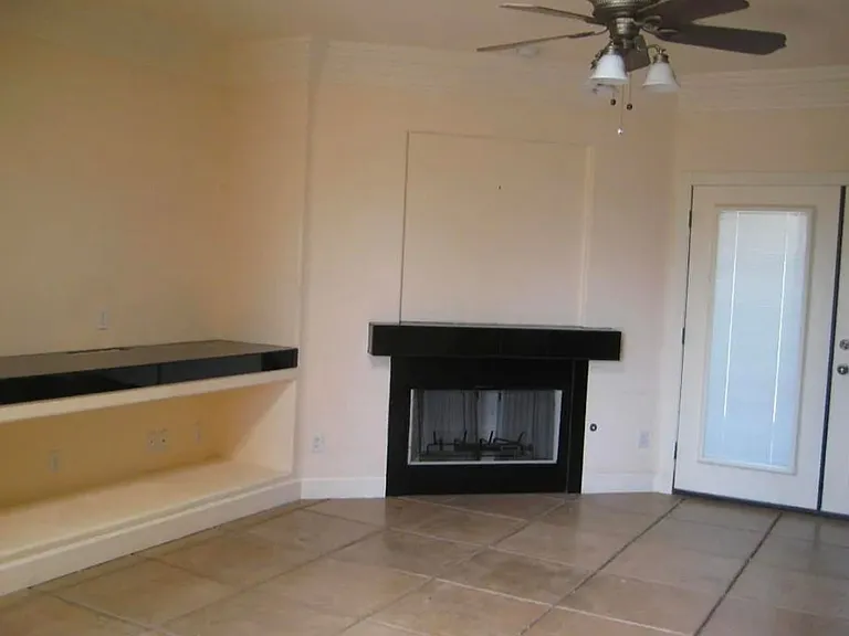 Beautiful 4 bed, 3 bath home near UofA Campus! — Photo 7