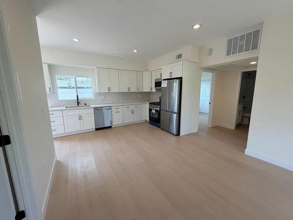 Building Photo - 5442 N Duxford Ave