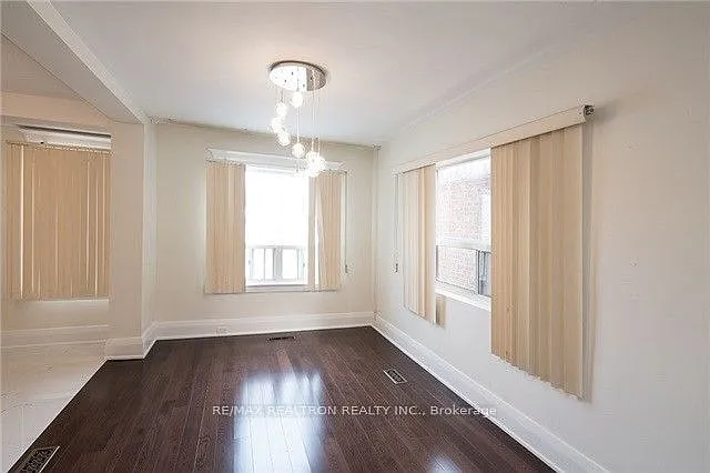 118 Chatham Ave — Photo 3