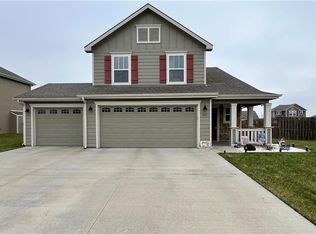 927 W 30th Ter, Lawrence, KS 66046