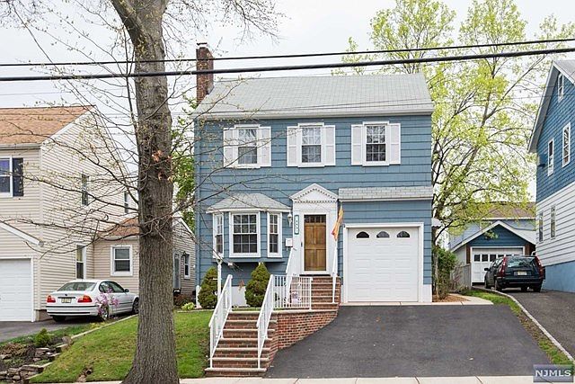 1st image of 493 Jauncey Ave