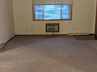 712 12th St #6, Baraboo, WI 53913