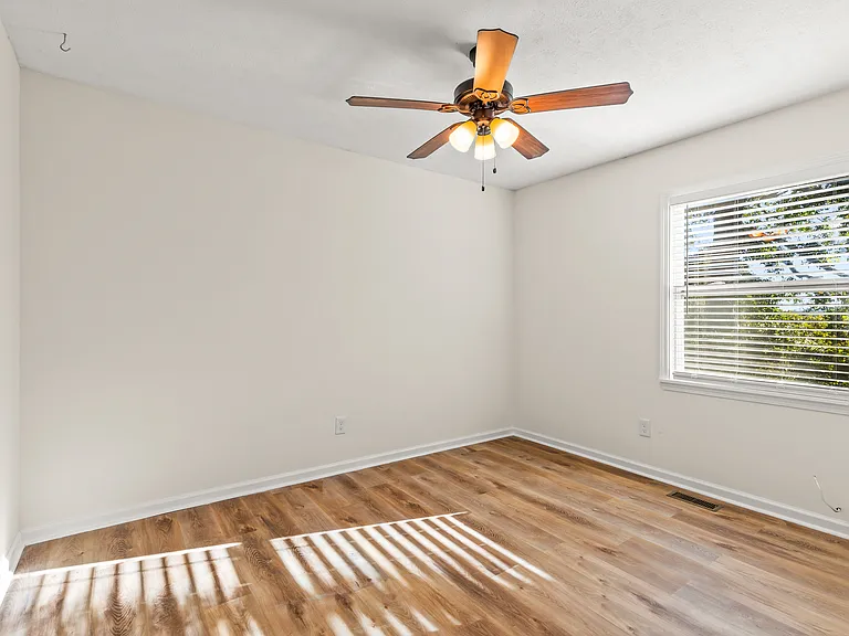 512 Ridley Ave #A — Photo 17