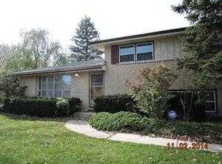 8646 Dunbar St, Willow Springs, IL 60480