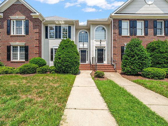 3rd image of 225 Anniston Ct