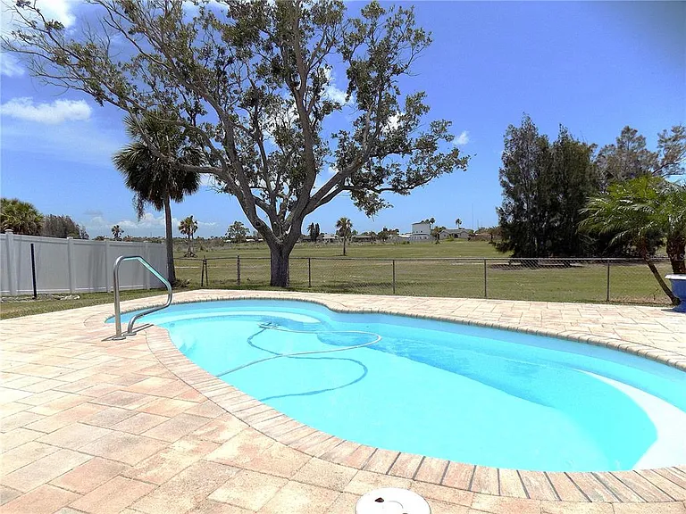 3842 Headsail Dr — Photo 2