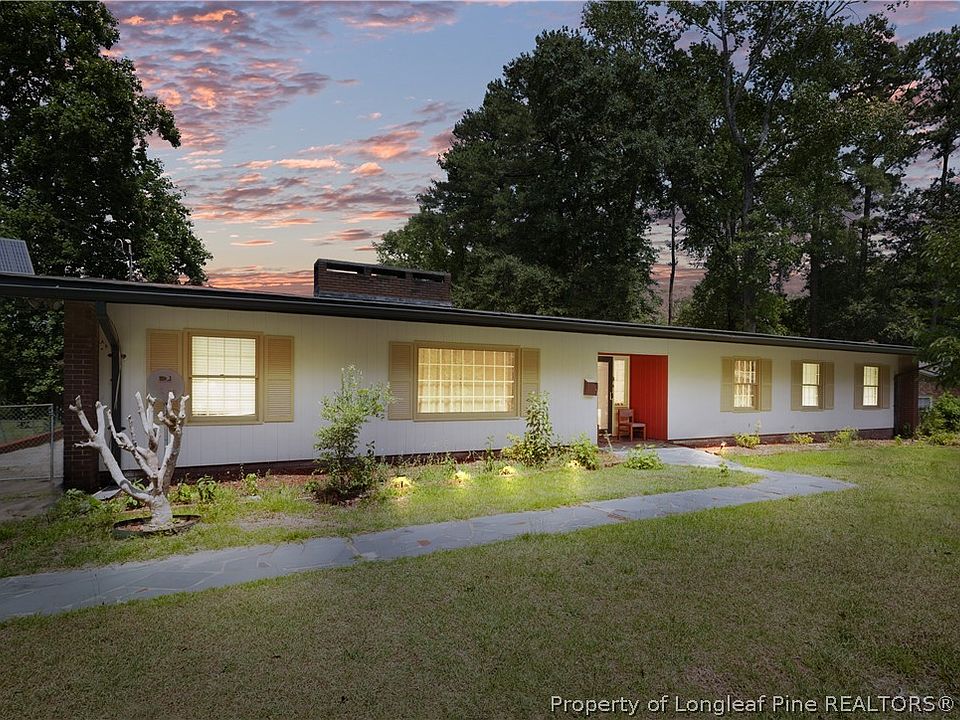 1st image of 1946 Forest Hills Dr
