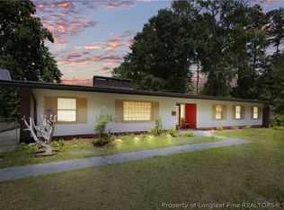1946 Forest Hills Dr, Fayetteville, NC 28303
