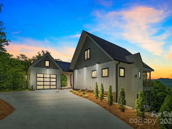 1018 Willow Ridge Dr, Hendersonville, NC 28739