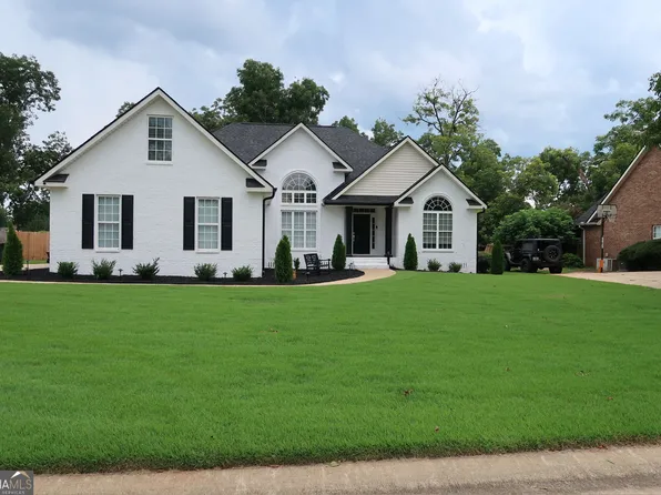 207 Brookewater Ln, Perry, GA 31069