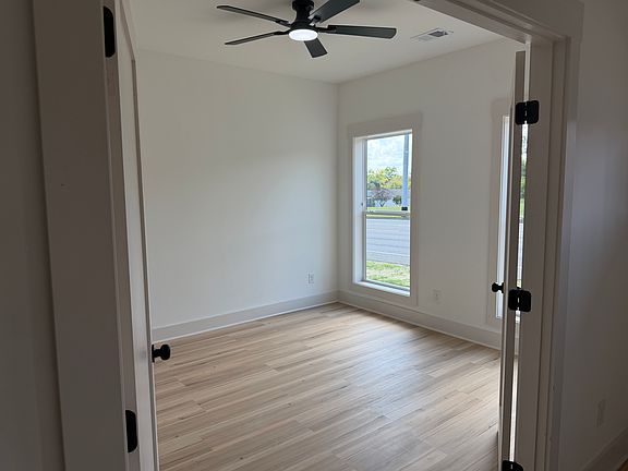 4th image of 402 W Old Hickory Blvd