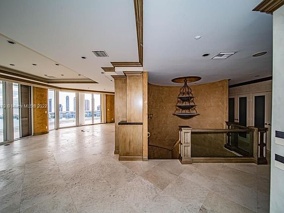 5th image of 7000 Island Blvd #Penthouse 6