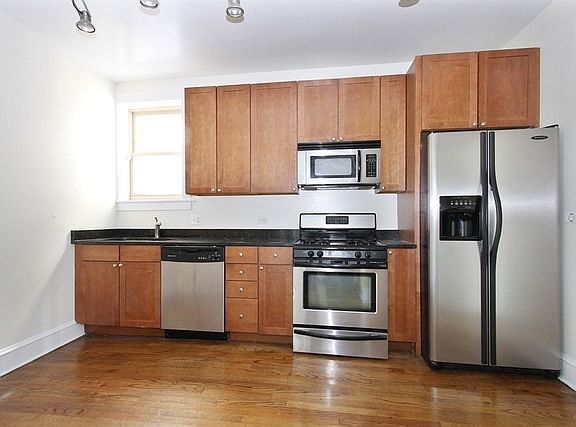 5th image of 6850 S Oglesby Ave #1