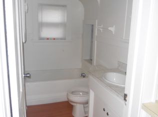 818 Cherry St APT 1, Green Bay, WI 54301