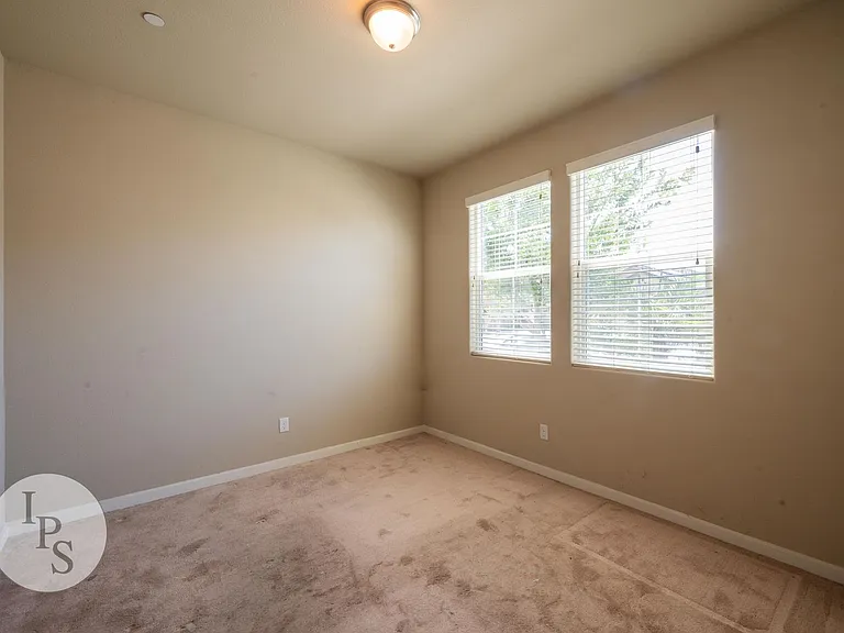 6414 W Norwich Ave — Photo 2