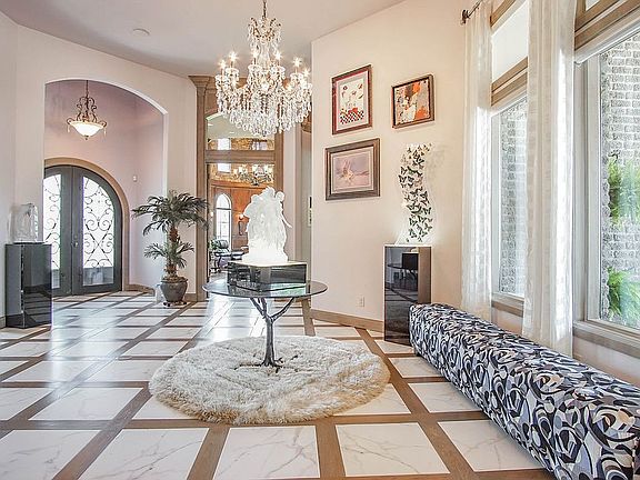 3rd image of 1209 W Camellia Way