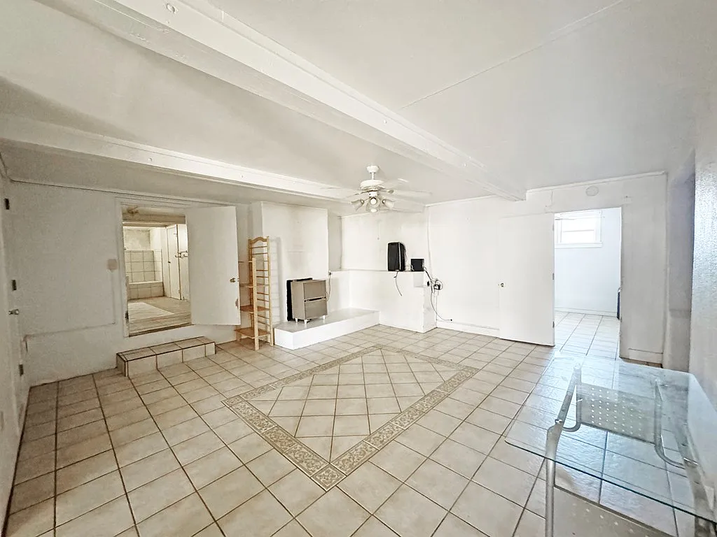 1 bed, 1.0 bath, 700 sqft, $750 — Photo 2