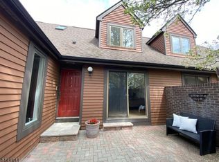 5 Valley View Dr, Basking Ridge, NJ 07920