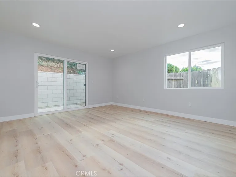19112 Biddle Dr — Photo 22