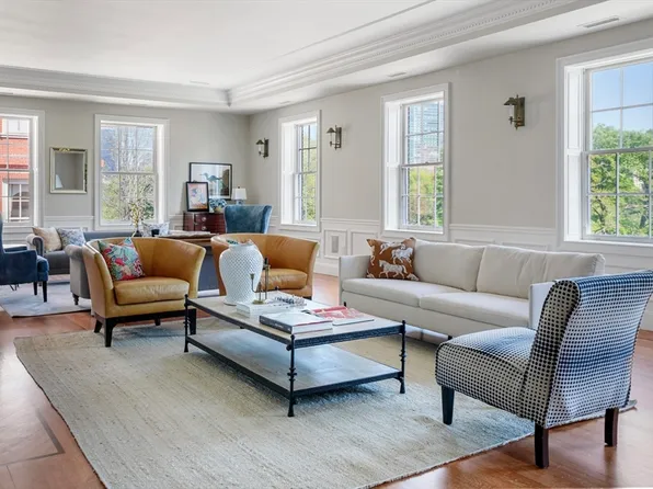 86-86 Beacon St #3, Boston, MA 02108