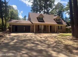 1357 Canterbury Ln, Jackson, MS 39212