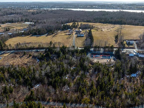 4th image of 466 Bissett Rd