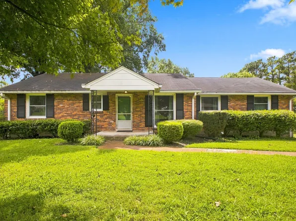 5005 Whispering Hills Ct, Nashville, TN 37211