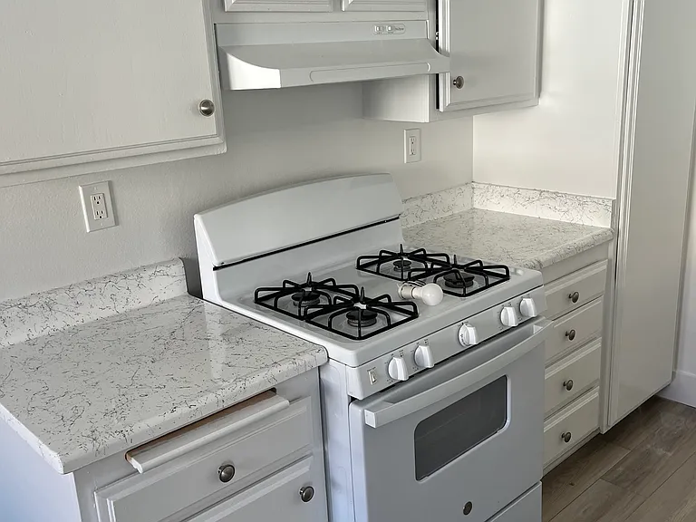 Villa Woods Apartments — Photo 28