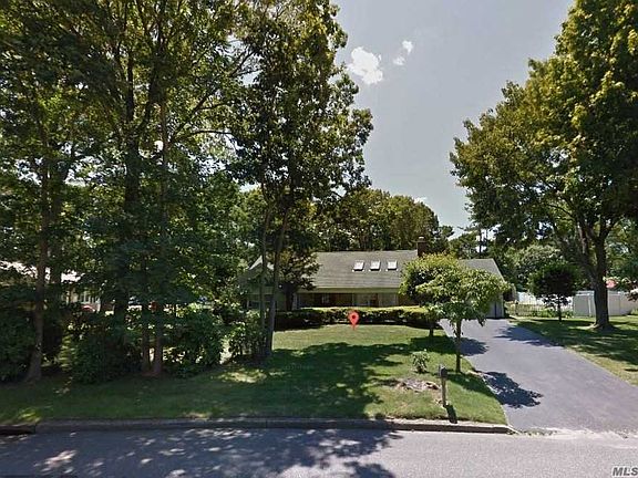 3rd image of 174 Sycamore Cir
