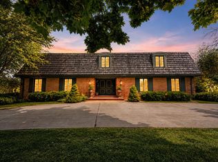 675 Sunset Cir, Green Bay, WI 54301