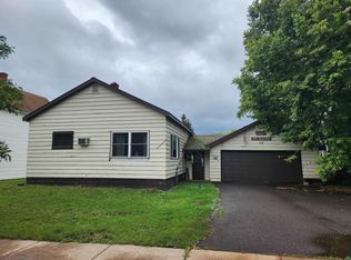 512 W 4th St, Washburn, WI 54891