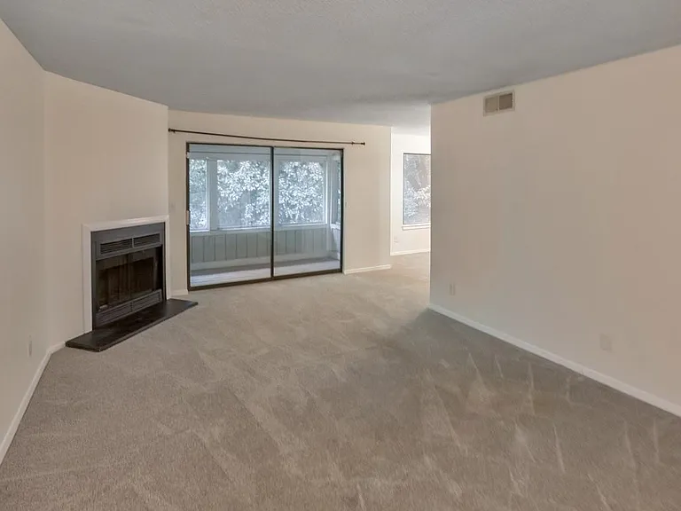 245 Seasons Pkwy — Photo 3